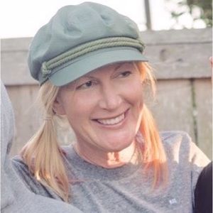 Meet your Posher, Laurie